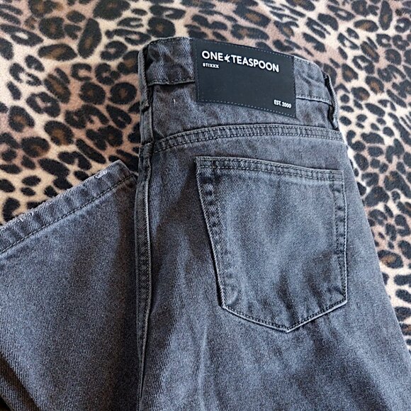 NWOT Washed Black Stixx Low Waist Slim Straight Jeans - Picture 4 of 5